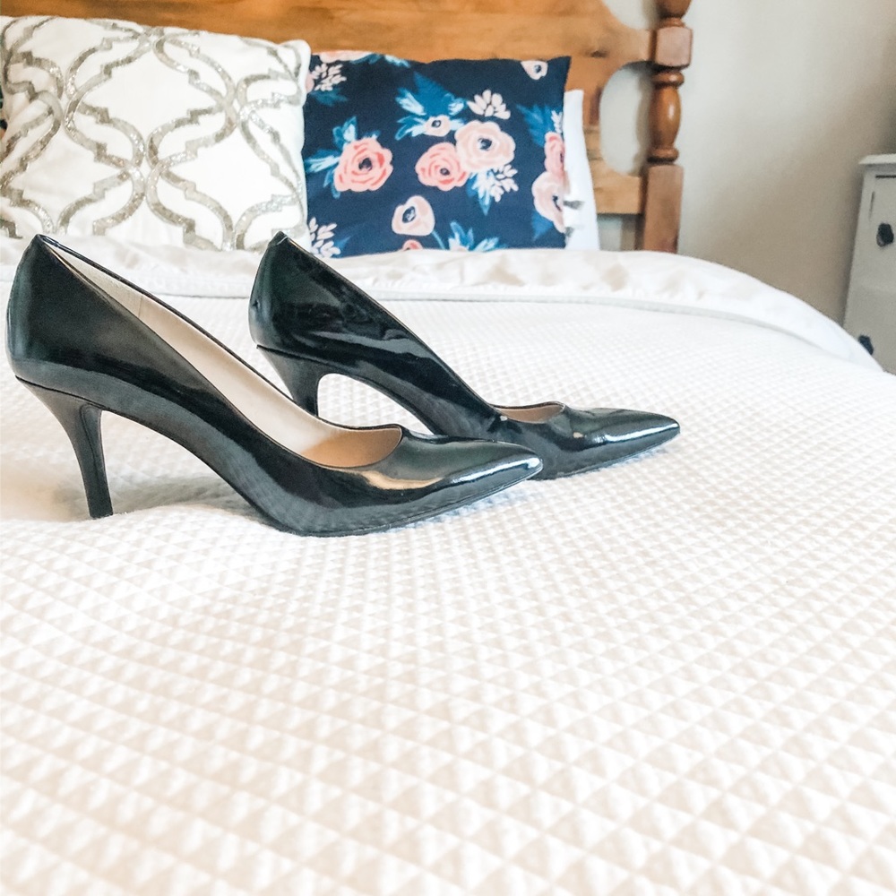🌺 BCBGeneration Patent Black Pointy Toe Pumps